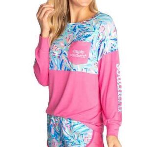 Simply Southern Simply Jersey Abstract Shirt in Size Large